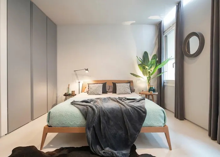 Officine Cavour Piazza Cavour *