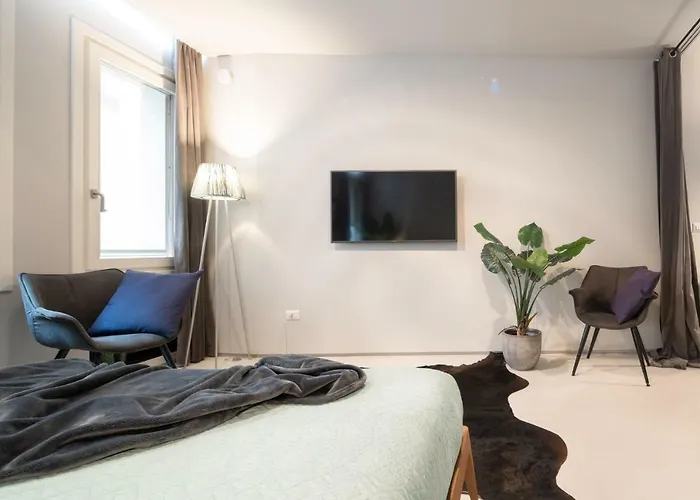 Officine Cavour Piazza Cavour Padoue