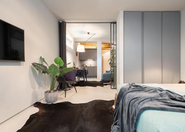 Officine Cavour Piazza Cavour